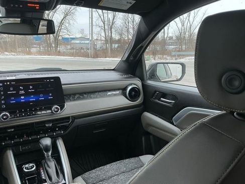 Used 2024 Chevrolet Colorado ZR2 w/ Technology Package image 33