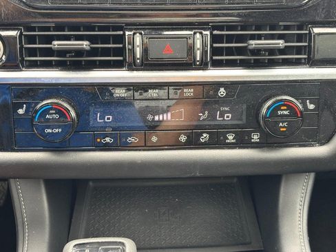 Used 2023 Nissan Pathfinder SL w/ SL Premium Package AWD/4WD image 26