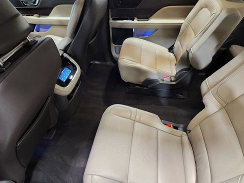 Used 2024 Lincoln Navigator Premiere AWD/4WD image 49