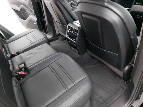 Used 2022 Porsche Cayenne E-Hybrid Coupe image 13