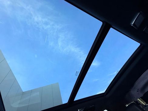 Used 2023 Cadillac Escalade ESV Sport Platinum w/ LPO, ONYX Package image 36