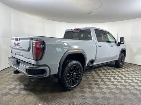 Used 2024 GMC Sierra 2500 AT4 w/ AT4 Premium Plus Package image 3