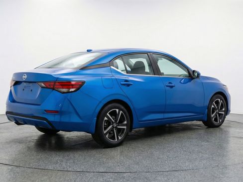 Used 2025 Nissan Sentra SV image 9