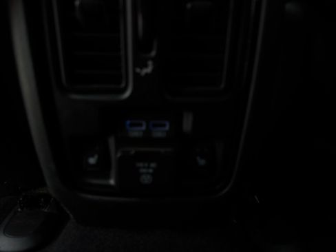 Used 2024 Dodge Durango GT image 11