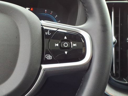 Certified 2025 Volvo XC60 B5 Plus image 26