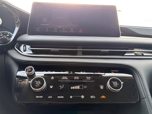 Used 2025 INFINITI QX60 Pure image 12