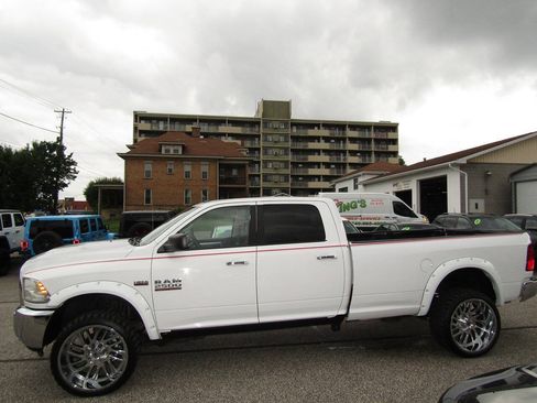 Used 2016 RAM 2500 SLT AWD/4WD image 2