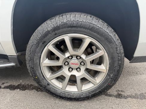 Used 2020 GMC Yukon XL Denali AWD/4WD image 9