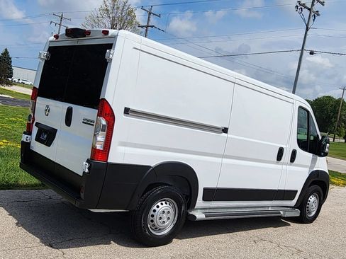 Used 2025 RAM ProMaster 2500 w/ U-Haul Equipment Group FWD image 11