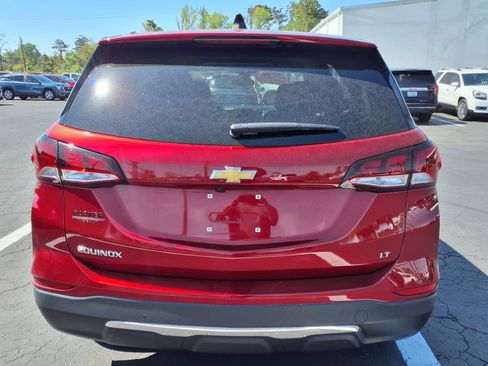 Used 2023 Chevrolet Equinox LT image 2