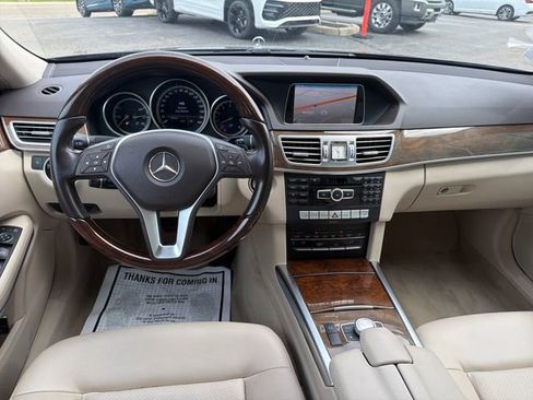 Used 2014 Mercedes-Benz E 350 4MATIC Sedan image 23