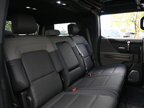 Used 2025 GMC Hummer EV 3X AWD/4WD image 24