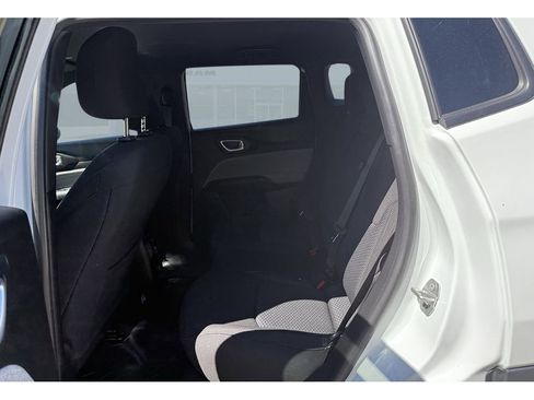 Used 2025 Jeep Compass Sport image 16