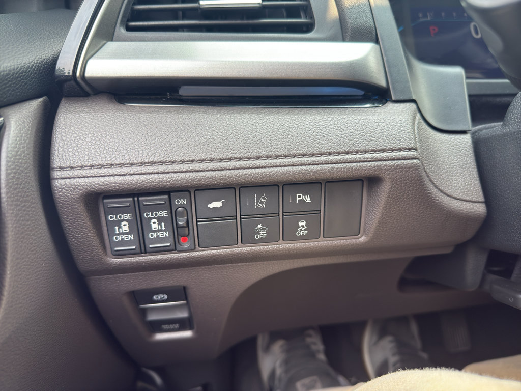 Used 2018 Honda Odyssey Elite image 15