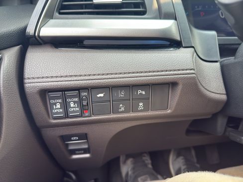 Used 2018 Honda Odyssey Elite image 15
