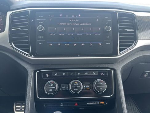 Used 2022 Volkswagen Atlas Cross Sport SEL R-Line AWD/4WD image 21