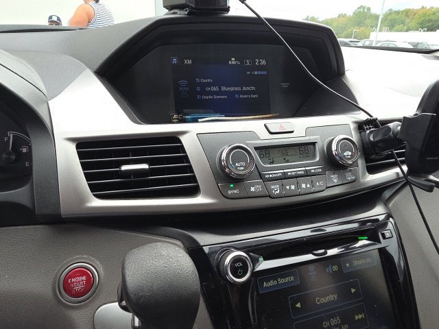 Used 2016 Honda Odyssey SE image 3