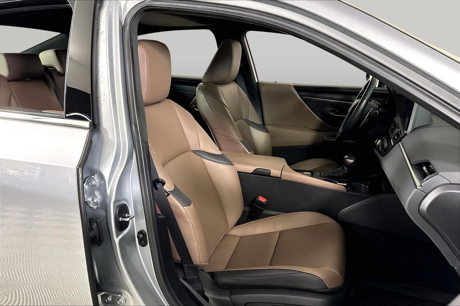 Used 2025 Lexus ES 350 w/ Premium Package FWD image 8