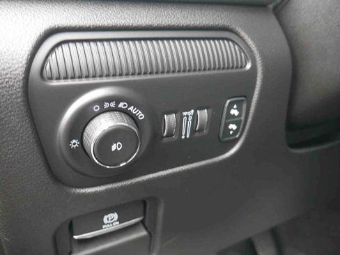 Used 2024 Jeep Wagoneer Series III image 28