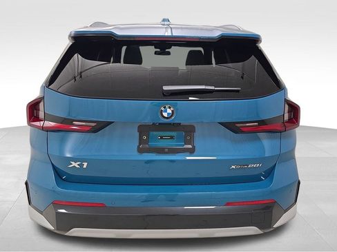 New 2025 BMW X1 xDrive28i w/ Convenience Package AWD/4WD image 8