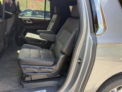 Used 2024 Chevrolet Suburban High Country AWD/4WD image 25