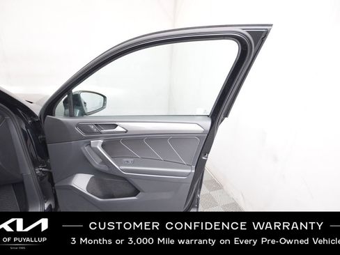 Used 2022 Volkswagen Tiguan SE R-Line image 15