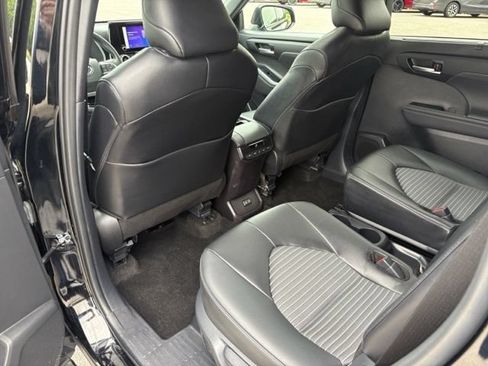 Used 2024 Toyota Highlander XSE AWD/4WD image 39