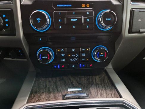 Used 2018 Ford F250 Lariat w/ Lariat Value Package AWD/4WD image 54