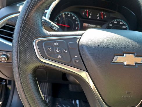 Used 2021 Chevrolet Malibu LT FWD image 17