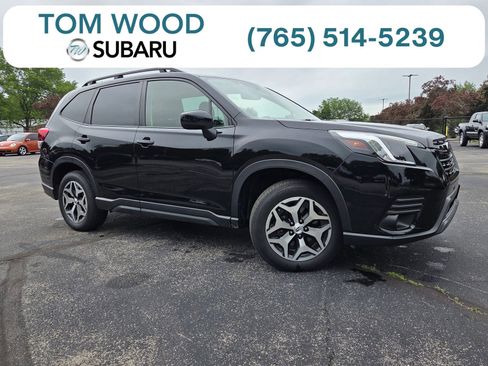 Used 2023 Subaru Forester Premium AWD/4WD image 1