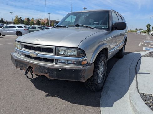 Used 2001 GMC Jimmy SLT w/ SLT Luxury Equipment Group AWD/4WD image 7
