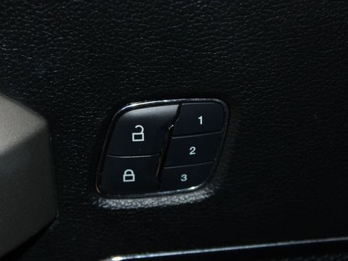 Used 2018 Ford F150 Lariat image 28