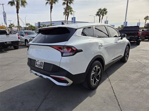 Used 2023 Kia Sportage LX image 6