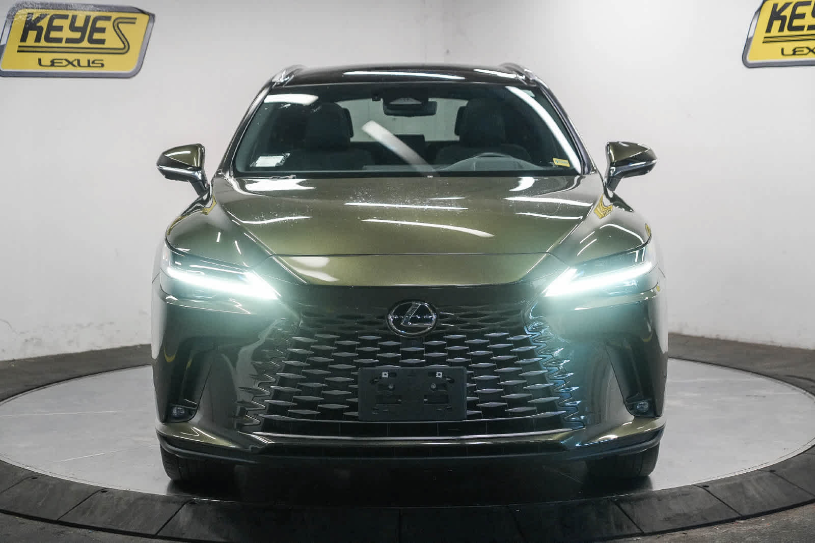 Used 2024 Lexus RX 450h AWD w/ Convenience Package image 2