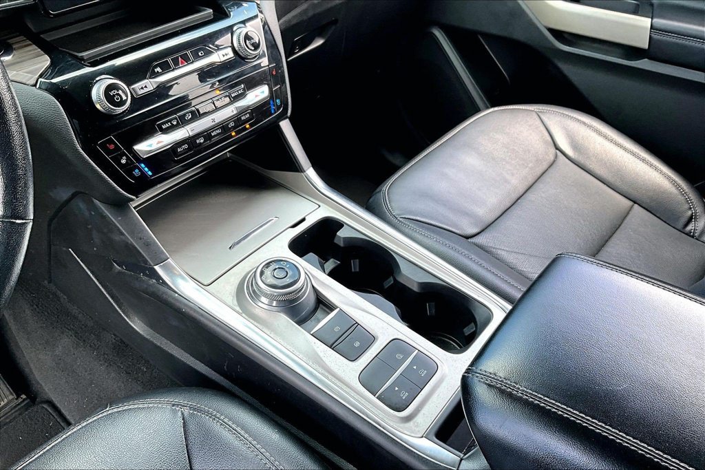 Used 2022 Ford Explorer Limited w/ Equipment Group 301A RWD image 14
