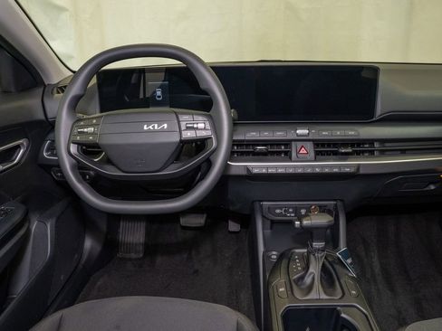 New 2026 Kia K4 LX image 7