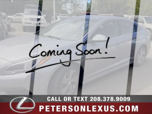 Used 2016 Hyundai Sonata Limited w/ Option Group 02 FWD image 1