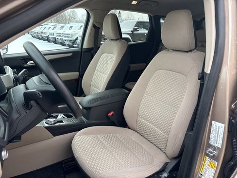 Used 2020 Ford Escape SE image 4