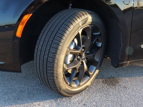 New 2026 Chrysler Pacifica Limited w/ S Appearance Package image 13