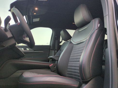 Used 2026 Ford Explorer ST-Line w/ Premium Package RWD image 15