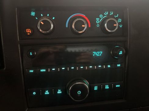 Used 2016 Chevrolet Express 2500 image 19