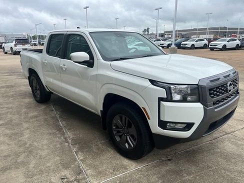 Certified 2025 Nissan Frontier SV w/ SV Convenience Package RWD image 5
