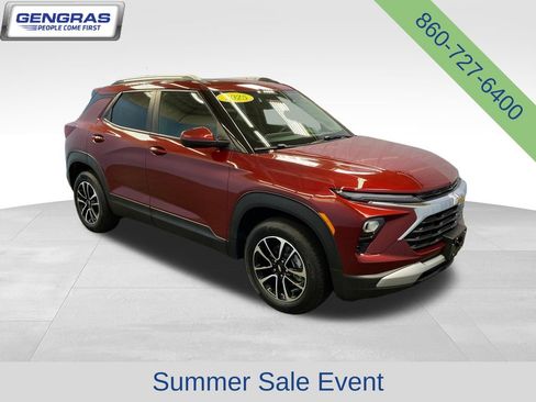 Used 2025 Chevrolet TrailBlazer LT w/ Convenience Package AWD/4WD image 1