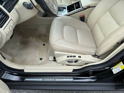 Used 2016 Volvo XC70 T5 Premier w/ Proximity Package image 22