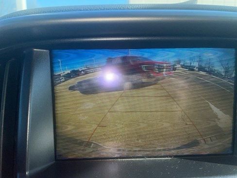 Used 2018 Chevrolet Colorado Z71 image 11