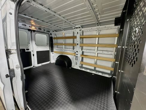 Used 2025 RAM ProMaster 2500 w/ U-Haul Equipment Group FWD image 23