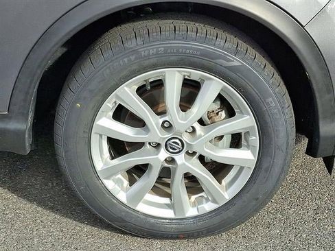 Used 2022 Nissan Rogue Sport SV image 8