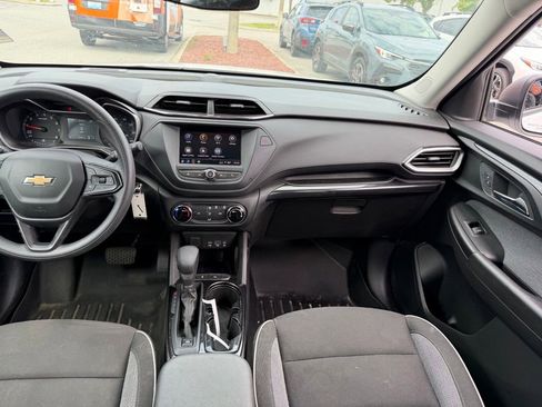 Used 2023 Chevrolet TrailBlazer LS FWD image 21