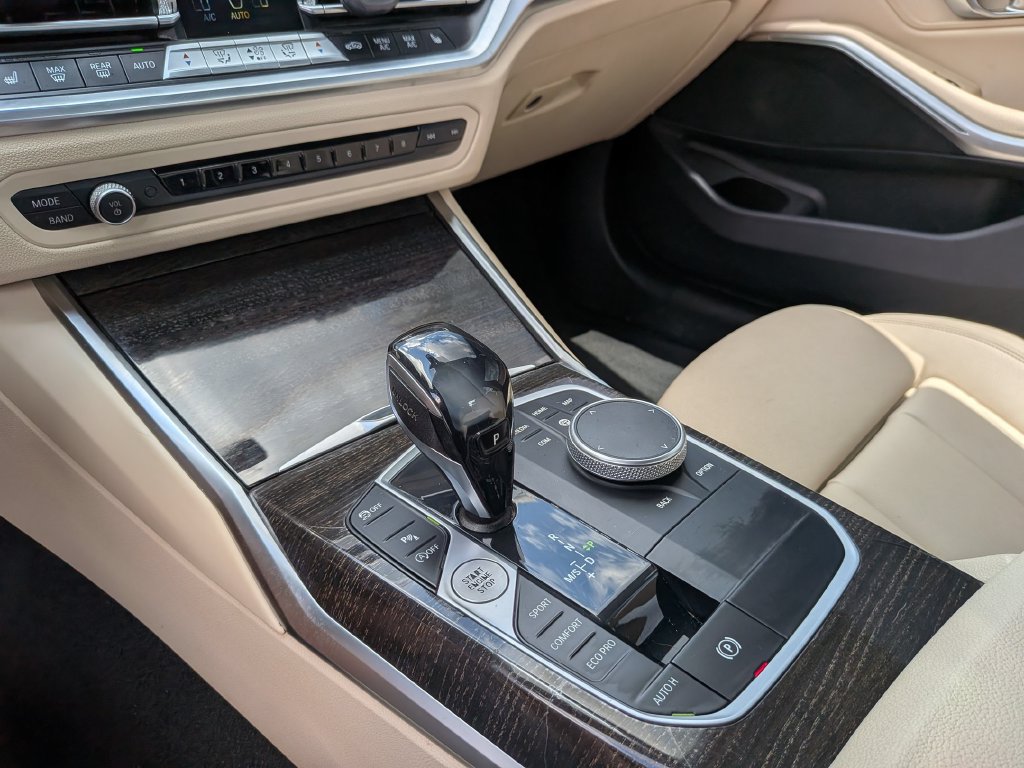 Used 2021 BMW 330i Sedan w/ Convenience Package RWD image 18