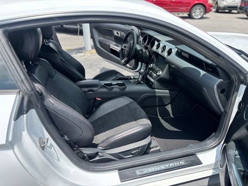 Used 2017 Ford Mustang GT Premium w/ Equipment Group 401A RWD image 16